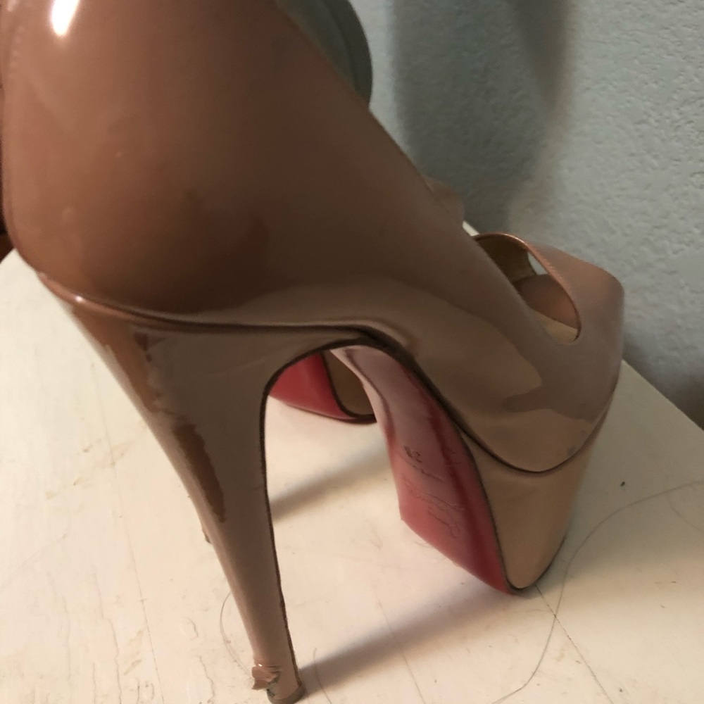 Louboutin Heels . Three years old and perfect . - Picture 6 of 6